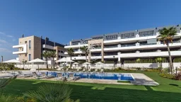 Stunning penthouse in a residential community with swimming pool