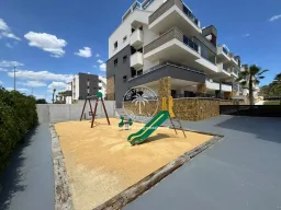Modern Apartment in Los Altos 2