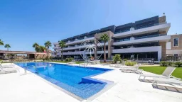 Stunning penthouse in a residential community with swimming pool 2
